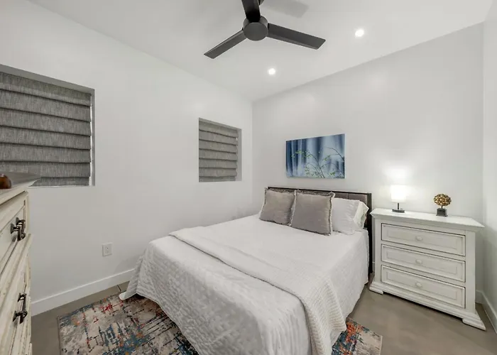 Sam Hughes, 3 Bedroom 2 Ba, Outdoor Living, Grill