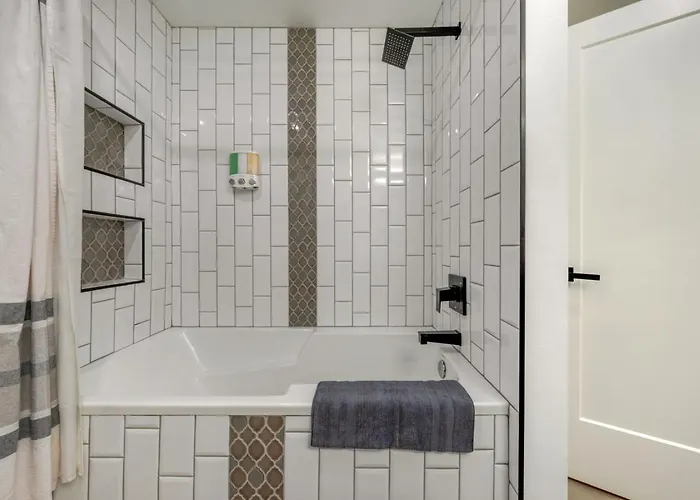 Sam Hughes, 3 Bedroom 2 Ba, Outdoor Living, Grill Сasa de vacaciones