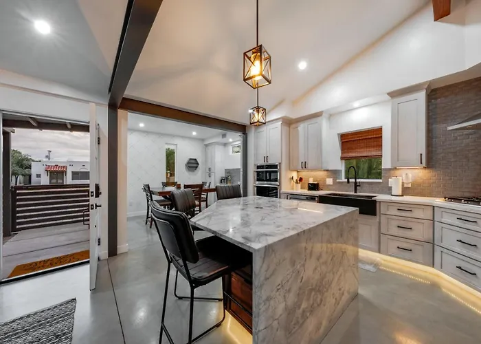 Sam Hughes, 3 Bedroom 2 Ba, Outdoor Living, Grill Сasa de vacaciones